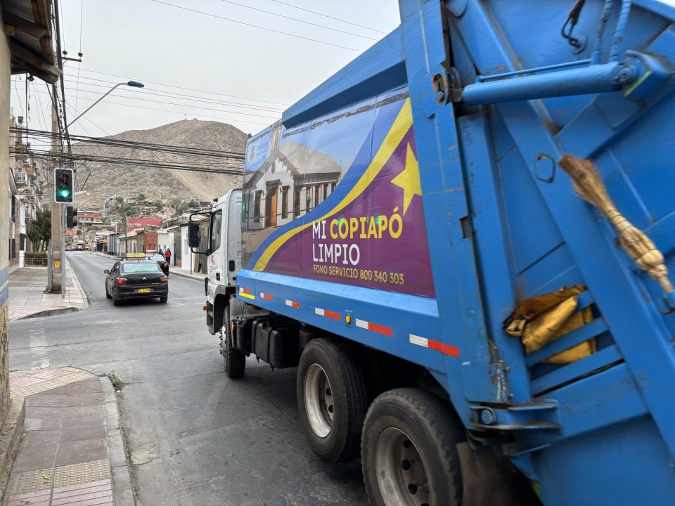 /copiapo-informa-horarios-especiales-de-servicios-municipales-para-navidad-y