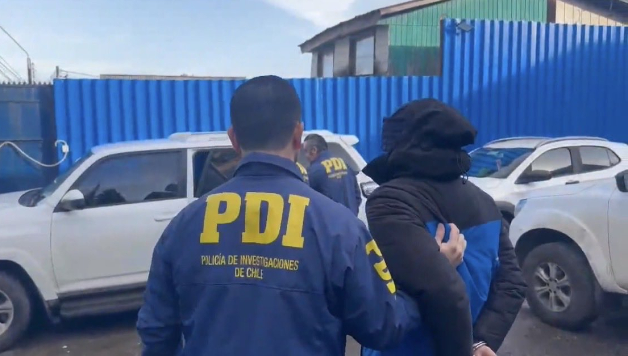 /pdi-detiene-a-dos-sujetos-vinculados-a-robo-con-intimidacion-en-botilleria