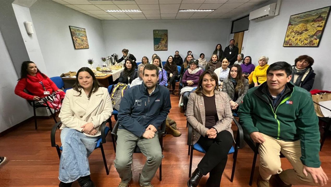 /autoridades-fortalecen-el-apoyo-a-las-mujeres-rurales-de-la-rm-en-su