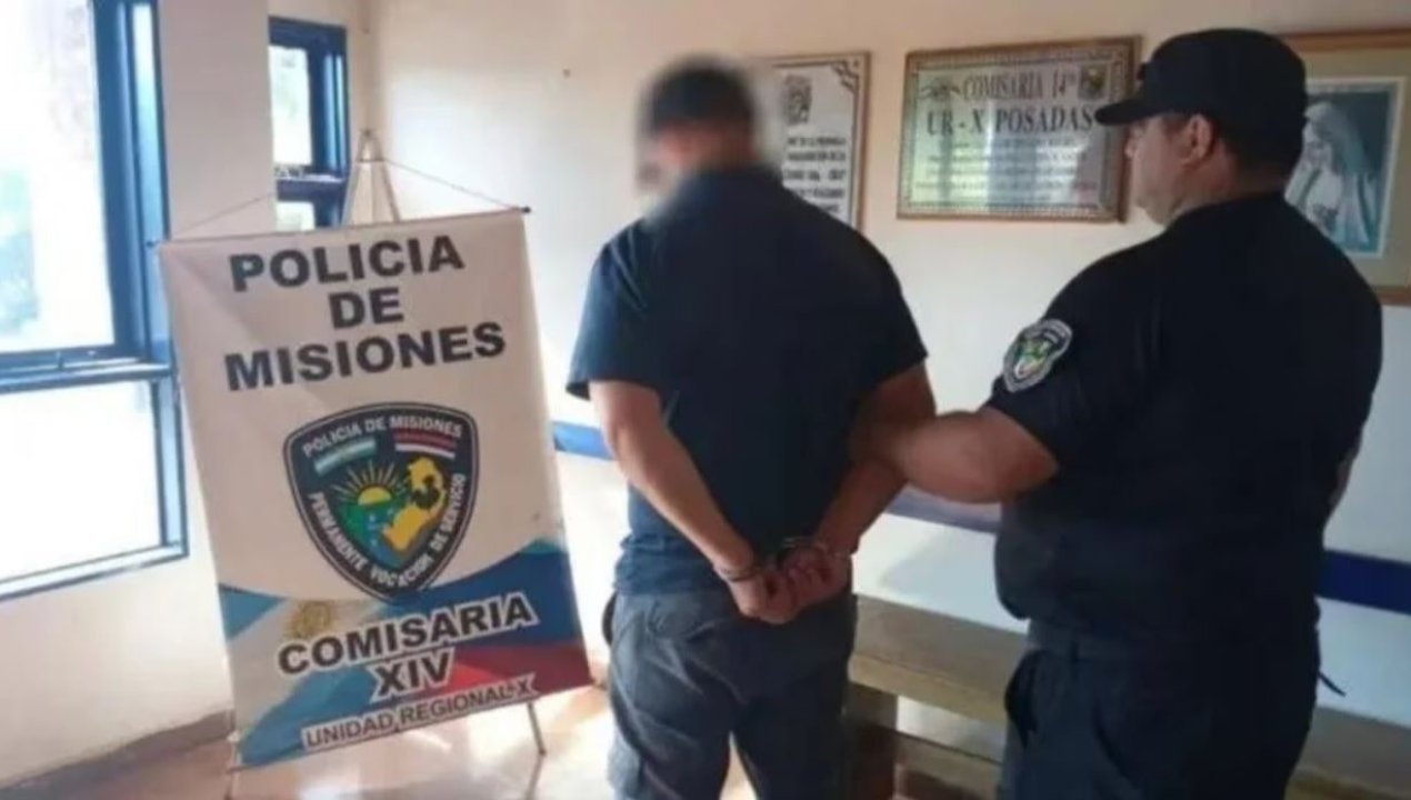 /internacional/america-del-sur/argentina/hombre-finge-estar-en-comisaria-para-no-ir-a-trabajar-en-argentina-lo