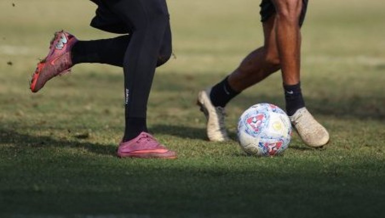 /deportes/futbol-chileno/clubes-chilenos-en-la-lupa-114-futbolistas-extranjeros-juegan-sin-permiso